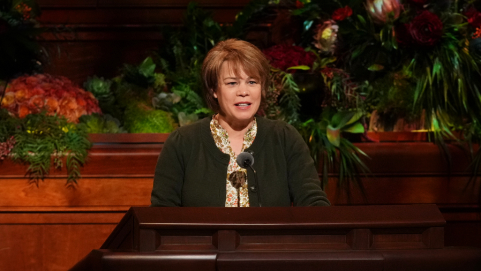 LDS members hear humanitarian report, encourage to study in General